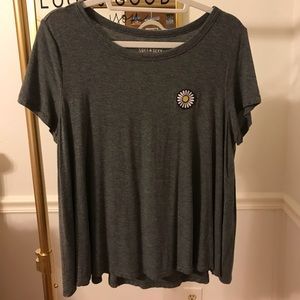 Gray Daisy Tee